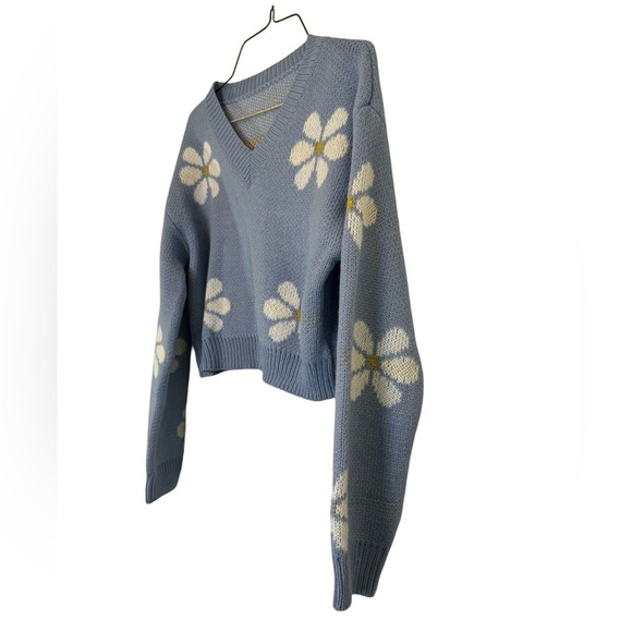 SHEIN Daisy Pattern Baby Blue V-Neck Crop Top Sweater Girls Size 13-14Y - Picture 3 of 11